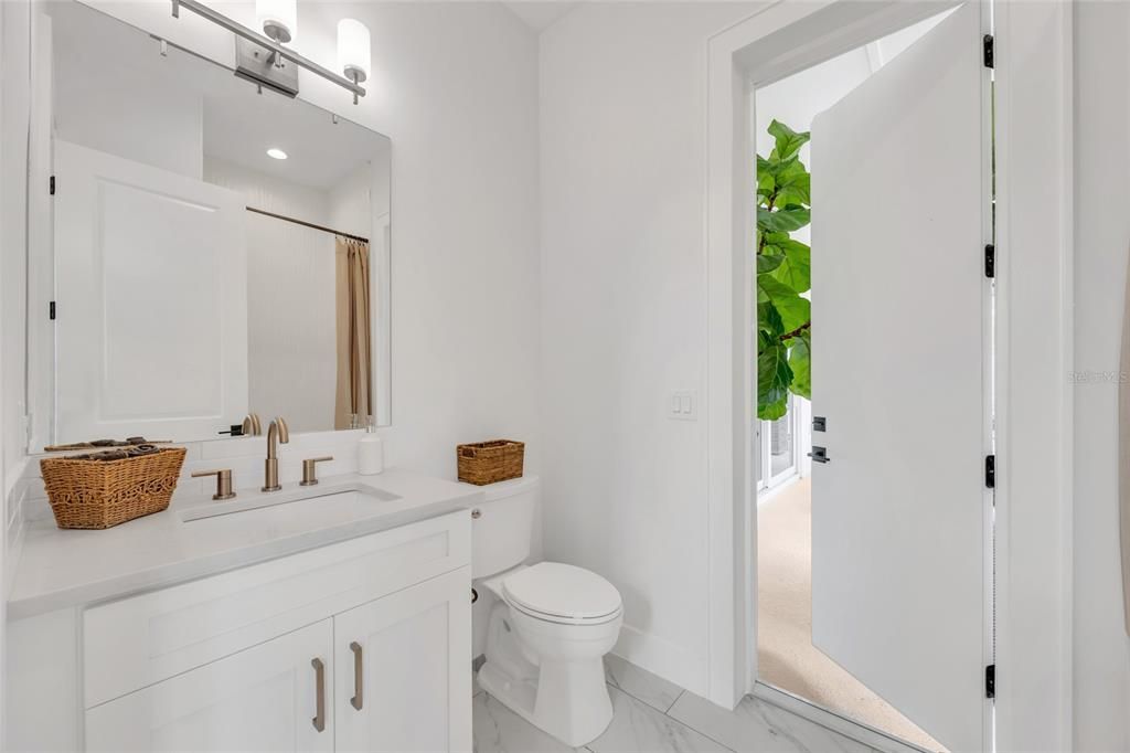For Sale: $1,725,000 (5 beds, 4 baths, 3784 Square Feet)