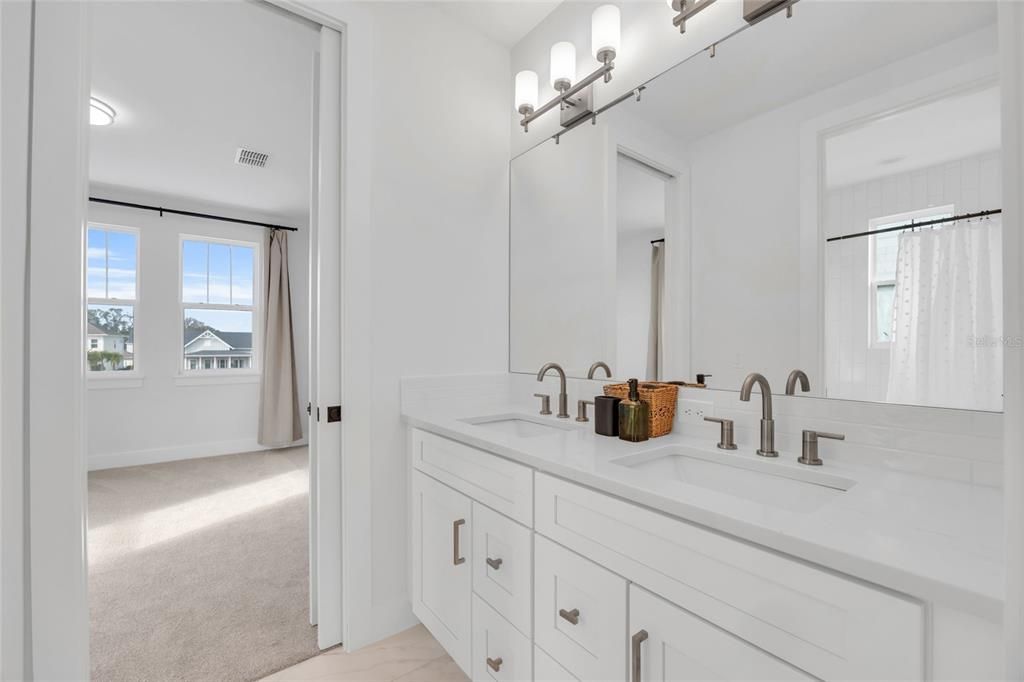 For Sale: $1,725,000 (5 beds, 4 baths, 3784 Square Feet)