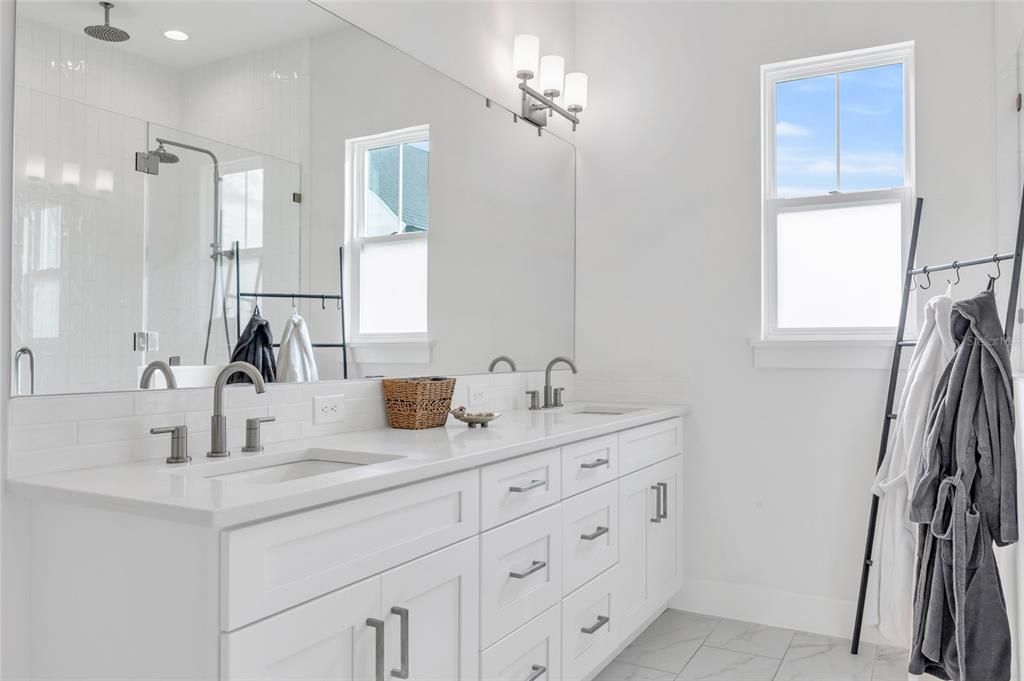 For Sale: $1,725,000 (5 beds, 4 baths, 3784 Square Feet)