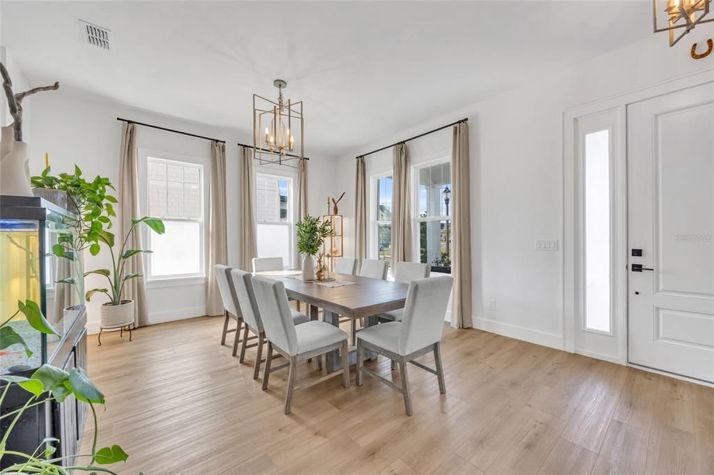 For Sale: $1,725,000 (5 beds, 4 baths, 3784 Square Feet)