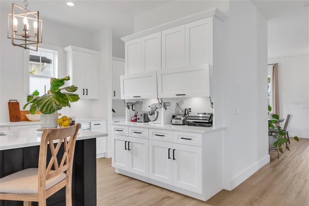 For Sale: $1,725,000 (5 beds, 4 baths, 3784 Square Feet)