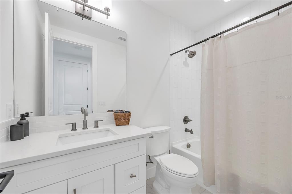 For Sale: $1,725,000 (5 beds, 4 baths, 3784 Square Feet)