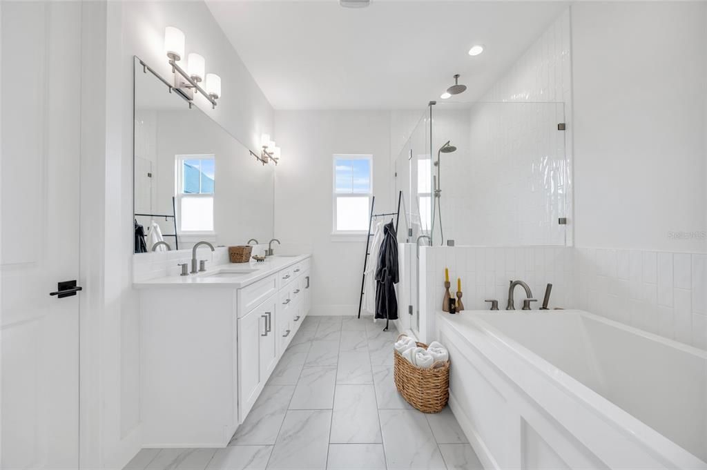 For Sale: $1,725,000 (5 beds, 4 baths, 3784 Square Feet)
