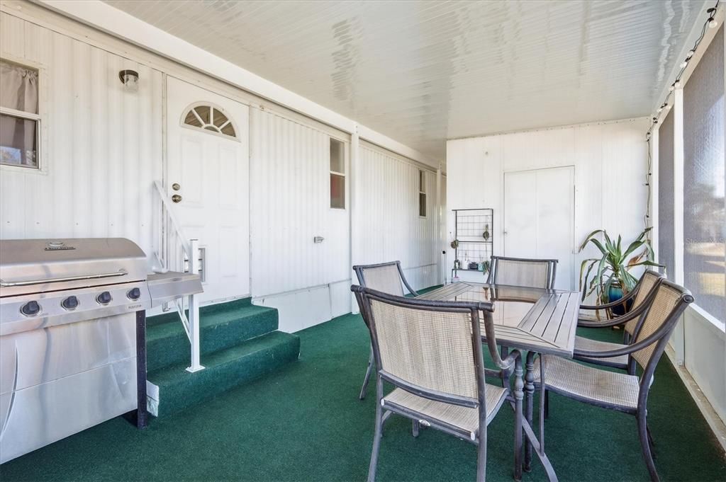 Active With Contract: $187,000 (2 beds, 2 baths, 1250 Square Feet)