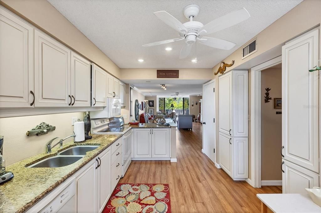 Active With Contract: $699,000 (2 beds, 2 baths, 1601 Square Feet)