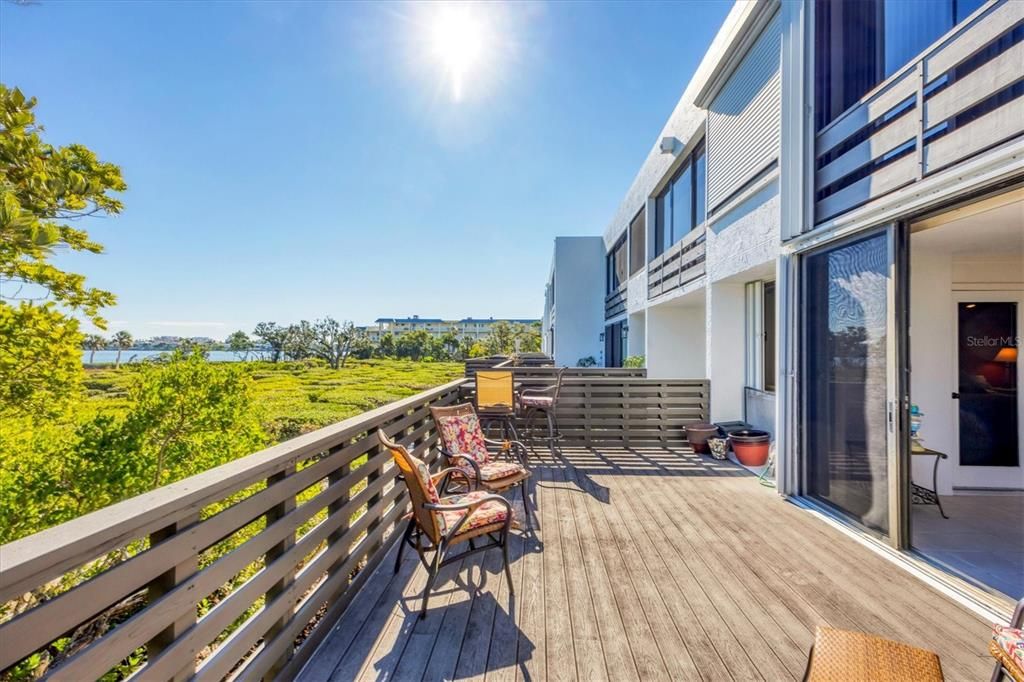 Active With Contract: $699,000 (2 beds, 2 baths, 1601 Square Feet)