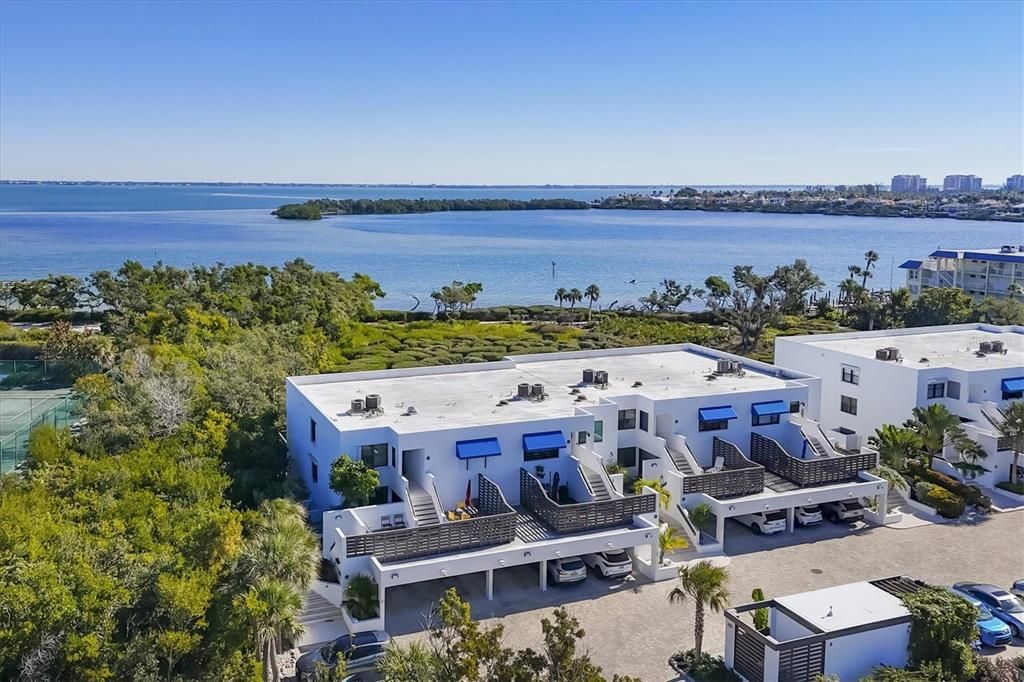 Active With Contract: $699,000 (2 beds, 2 baths, 1601 Square Feet)