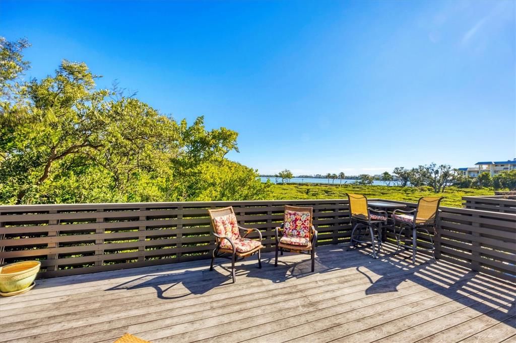 Active With Contract: $699,000 (2 beds, 2 baths, 1601 Square Feet)