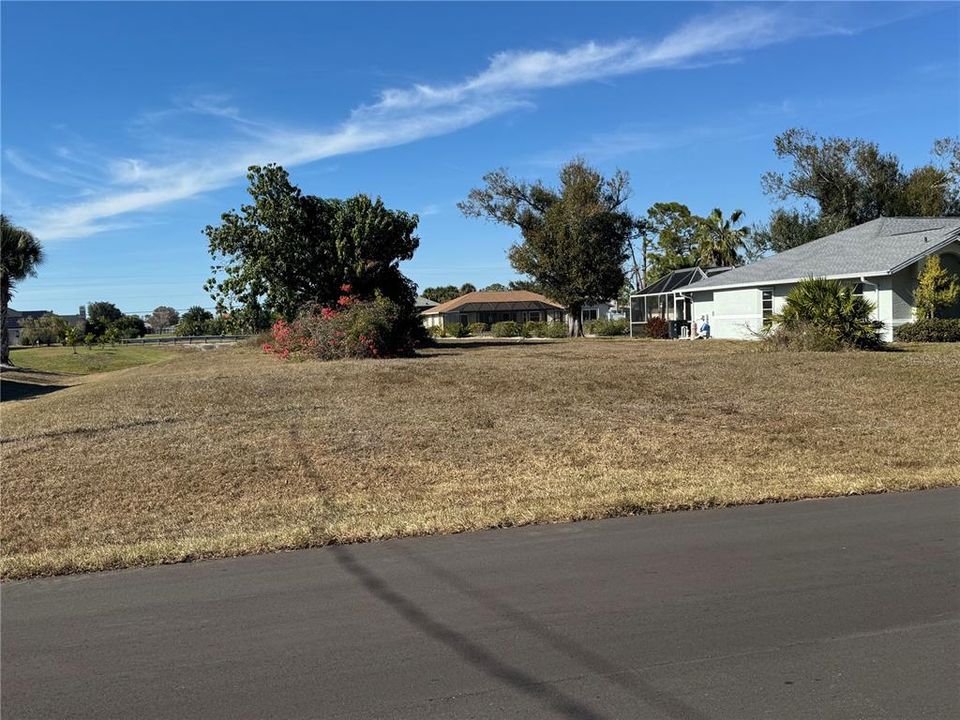 En Venta: $85,000 (0.23 acres)