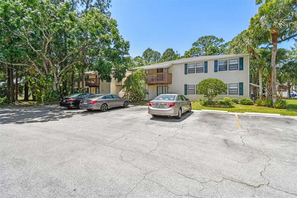 For Sale: $160,000 (2 beds, 2 baths, 915 Square Feet)