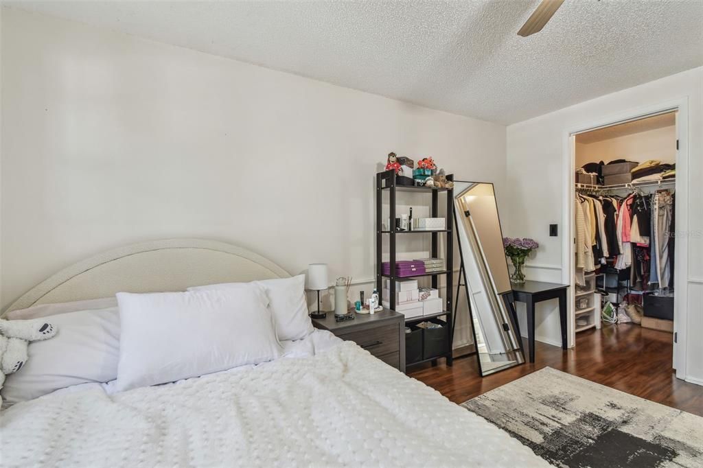 For Sale: $160,000 (2 beds, 2 baths, 915 Square Feet)