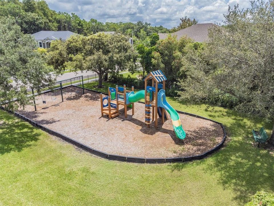 For Sale: $160,000 (2 beds, 2 baths, 915 Square Feet)