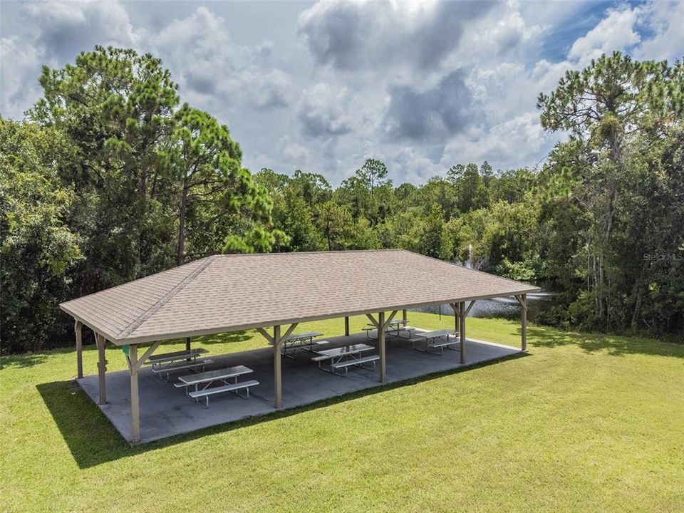 For Sale: $160,000 (2 beds, 2 baths, 915 Square Feet)