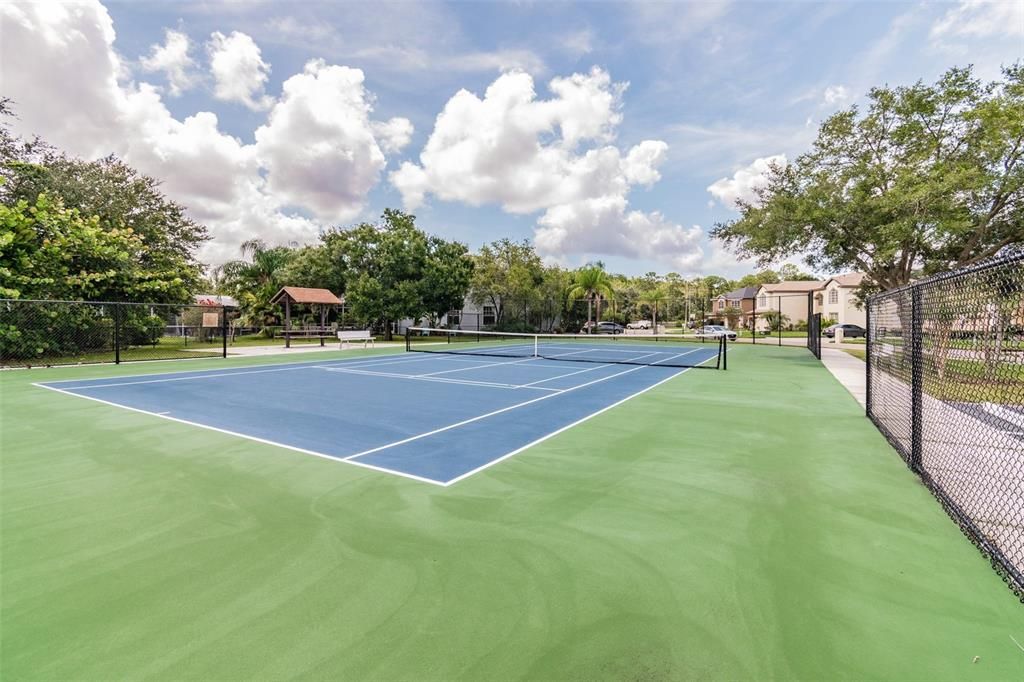 For Sale: $160,000 (2 beds, 2 baths, 915 Square Feet)