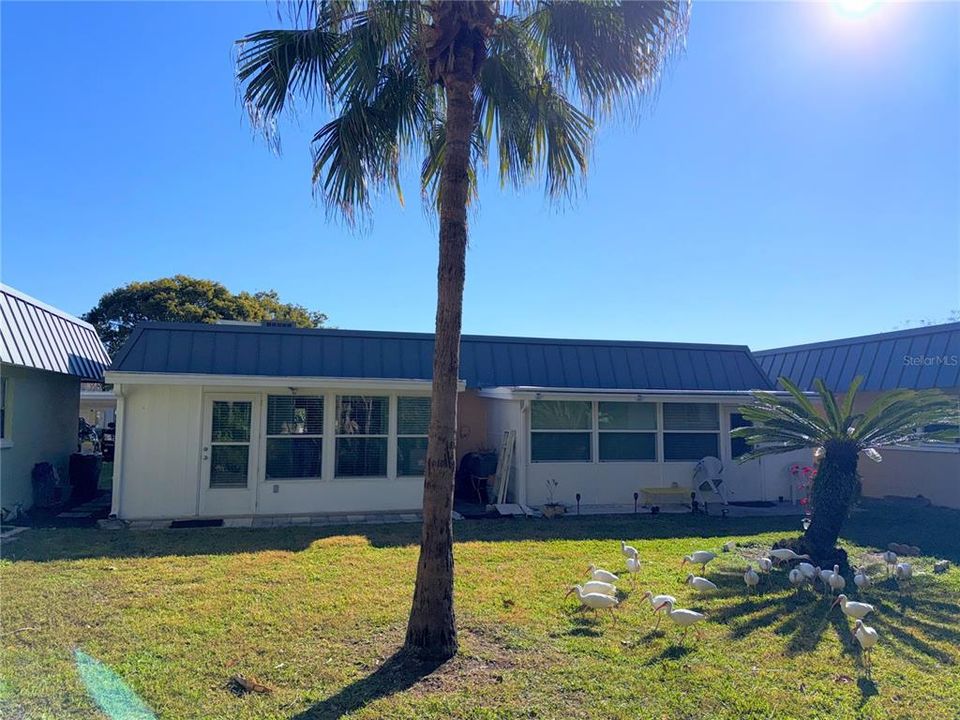 For Sale: $90,000 (1 beds, 1 baths, 779 Square Feet)