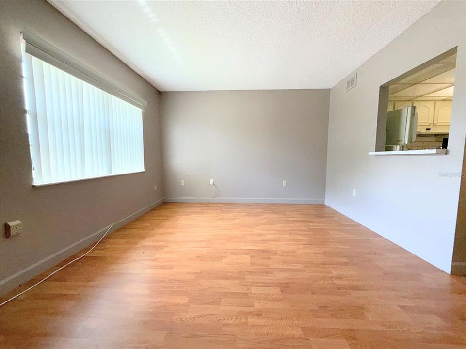 For Sale: $90,000 (1 beds, 1 baths, 779 Square Feet)
