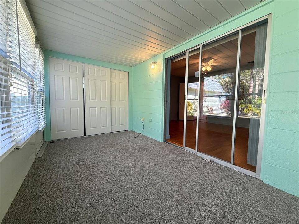 For Sale: $90,000 (1 beds, 1 baths, 779 Square Feet)
