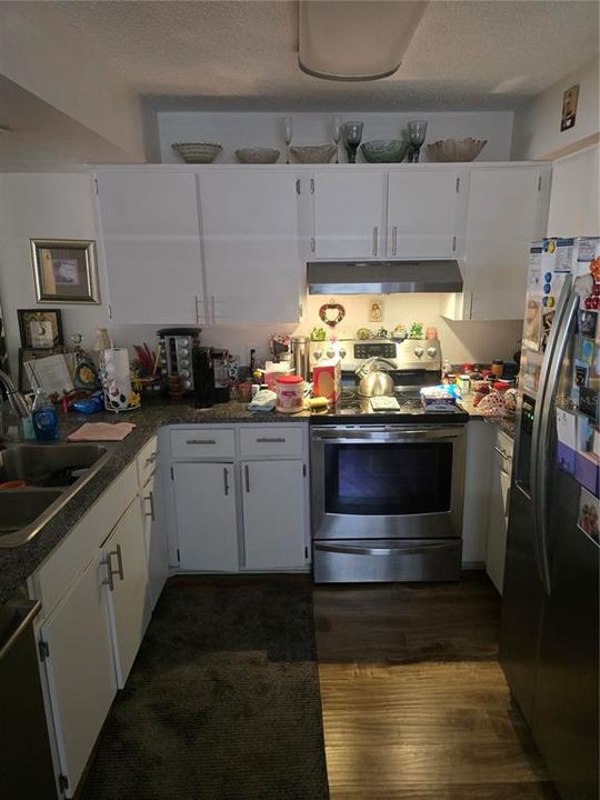 Active With Contract: $139,000 (2 beds, 2 baths, 1103 Square Feet)