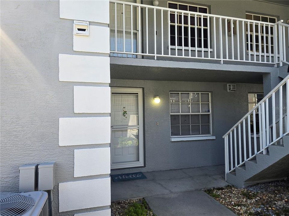 Active With Contract: $139,000 (2 beds, 2 baths, 1103 Square Feet)