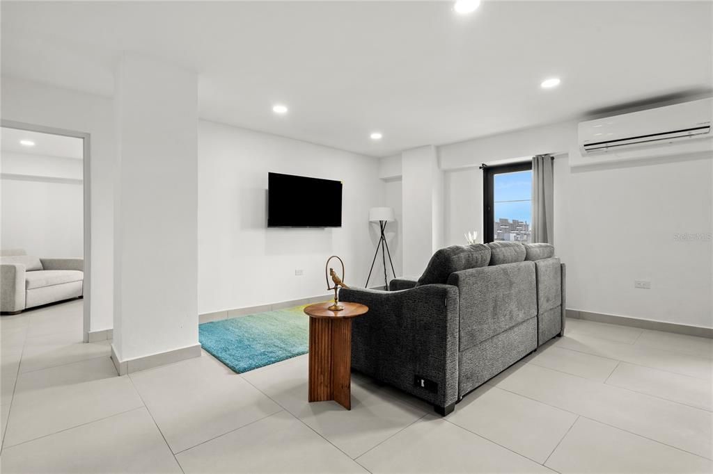 На продажу: $319,000 (1 спален, 1 ванн, 799 Квадратных фут)