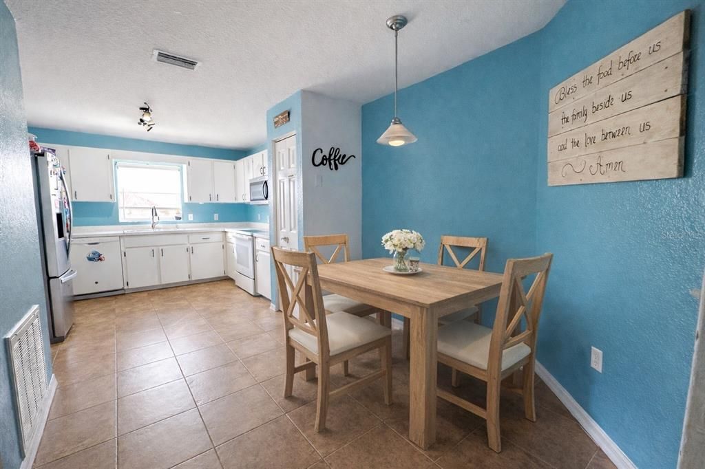 Activo con contrato: $262,900 (3 camas, 2 baños, 1468 Pies cuadrados)