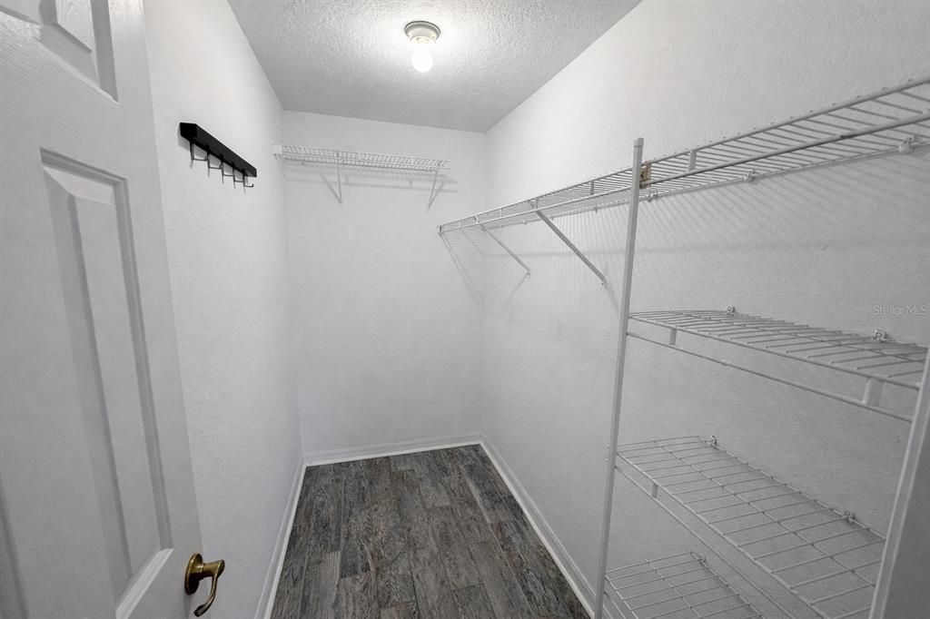 Activo con contrato: $262,900 (3 camas, 2 baños, 1468 Pies cuadrados)