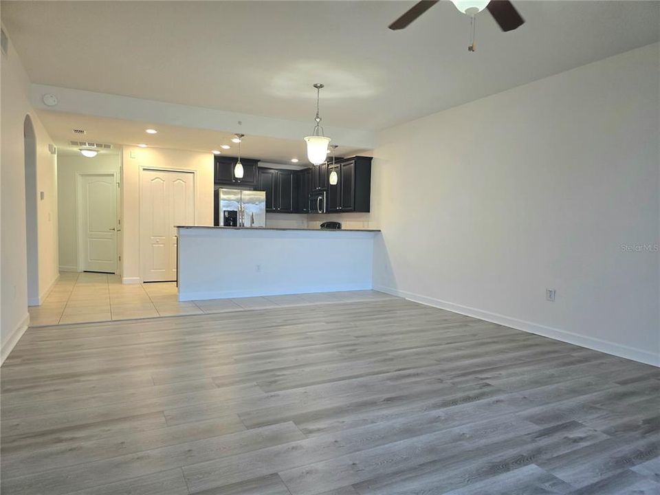 Active With Contract: $220,000 (2 beds, 2 baths, 1409 Square Feet)