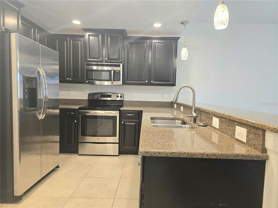 Active With Contract: $220,000 (2 beds, 2 baths, 1409 Square Feet)