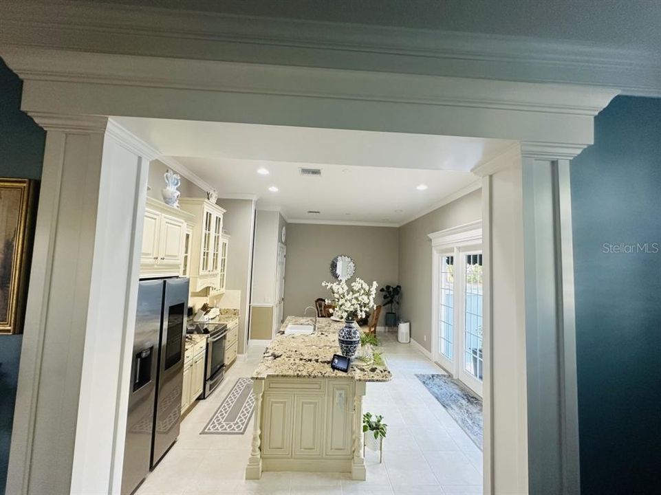 Activo con contrato: $539,000 (3 camas, 3 baños, 2691 Pies cuadrados)