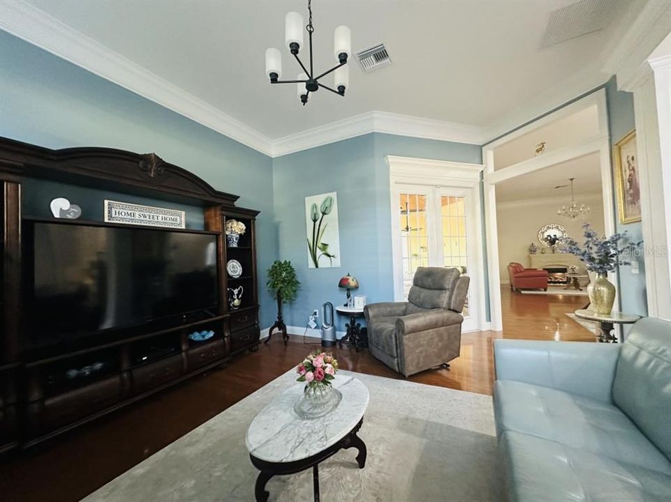 Activo con contrato: $539,000 (3 camas, 3 baños, 2691 Pies cuadrados)