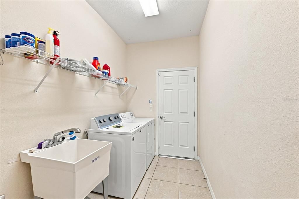 For Sale: $350,000 (4 beds, 2 baths, 2003 Square Feet)