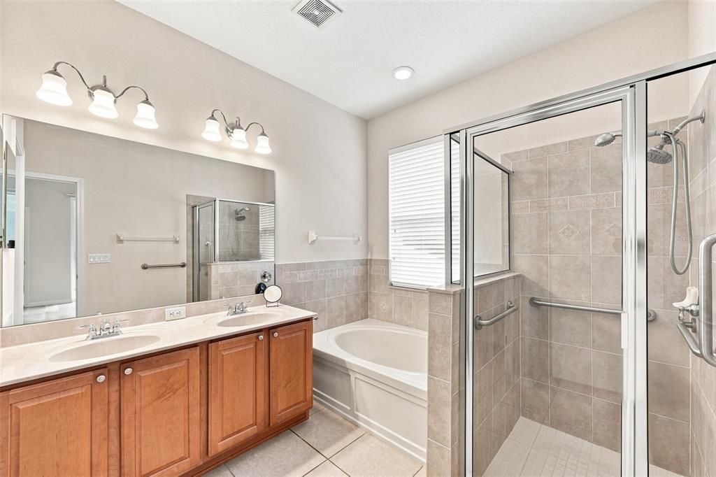 For Sale: $350,000 (4 beds, 2 baths, 2003 Square Feet)
