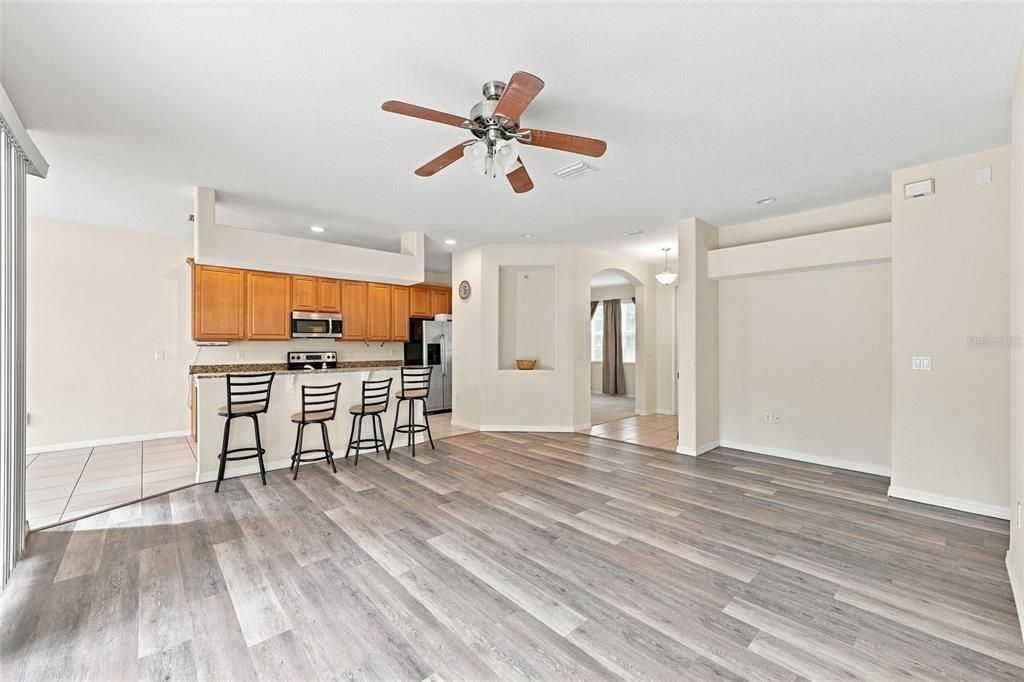 For Sale: $350,000 (4 beds, 2 baths, 2003 Square Feet)