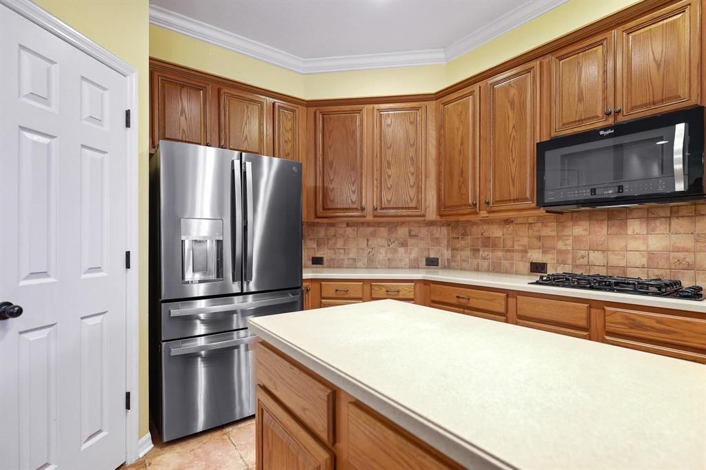 For Sale: $719,000 (4 beds, 4 baths, 3516 Square Feet)