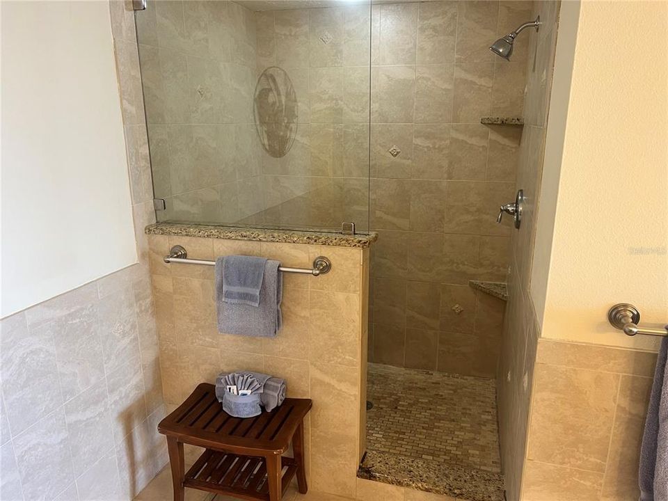 В аренду: $12,030 (2 спален, 2 ванн, 1100 Квадратных фут)