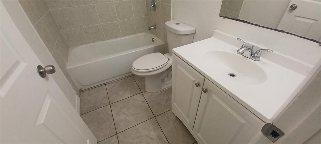 For Rent: $1,250 (2 beds, 1 baths, 945 Square Feet)