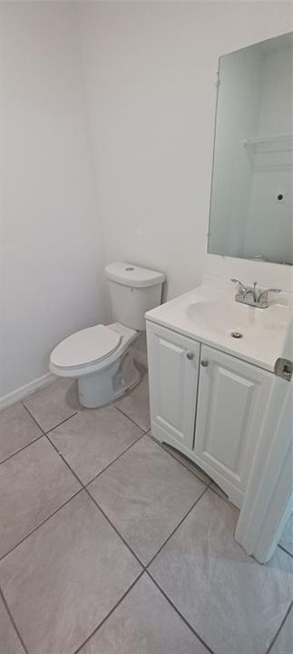 For Rent: $1,250 (2 beds, 1 baths, 945 Square Feet)