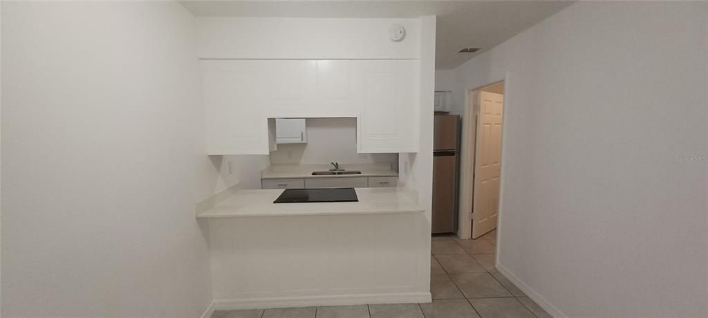 For Rent: $1,250 (2 beds, 1 baths, 945 Square Feet)
