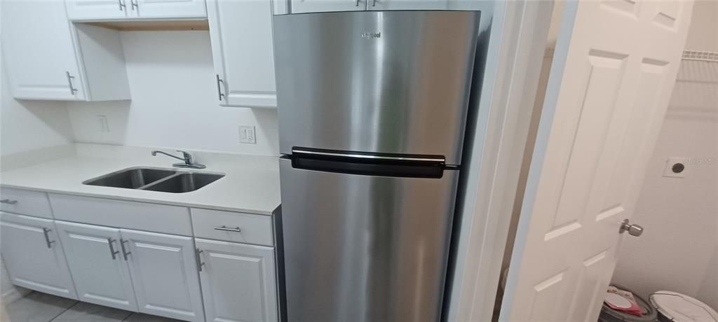 For Rent: $1,250 (2 beds, 1 baths, 945 Square Feet)