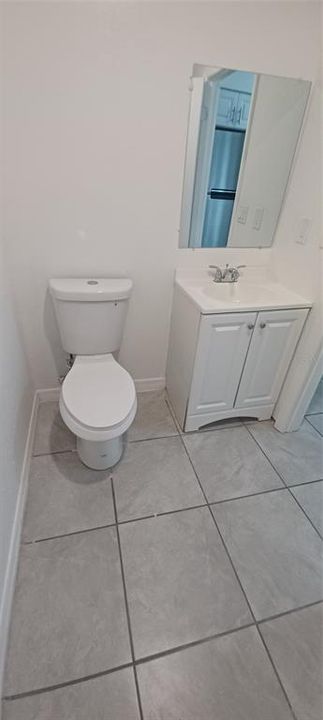For Rent: $1,250 (2 beds, 1 baths, 945 Square Feet)