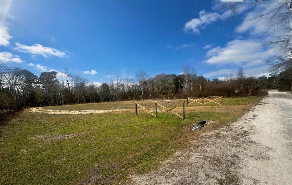 Vendido Recientemente: $65,000 (1.60 acres)