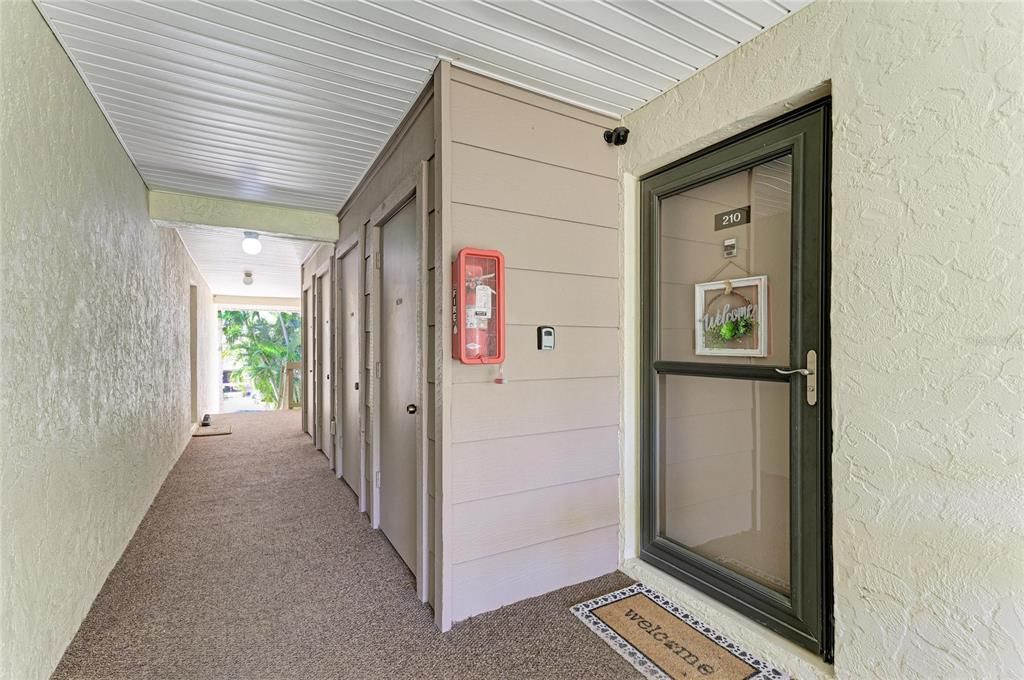 Active With Contract: $180,000 (2 beds, 2 baths, 888 Square Feet)