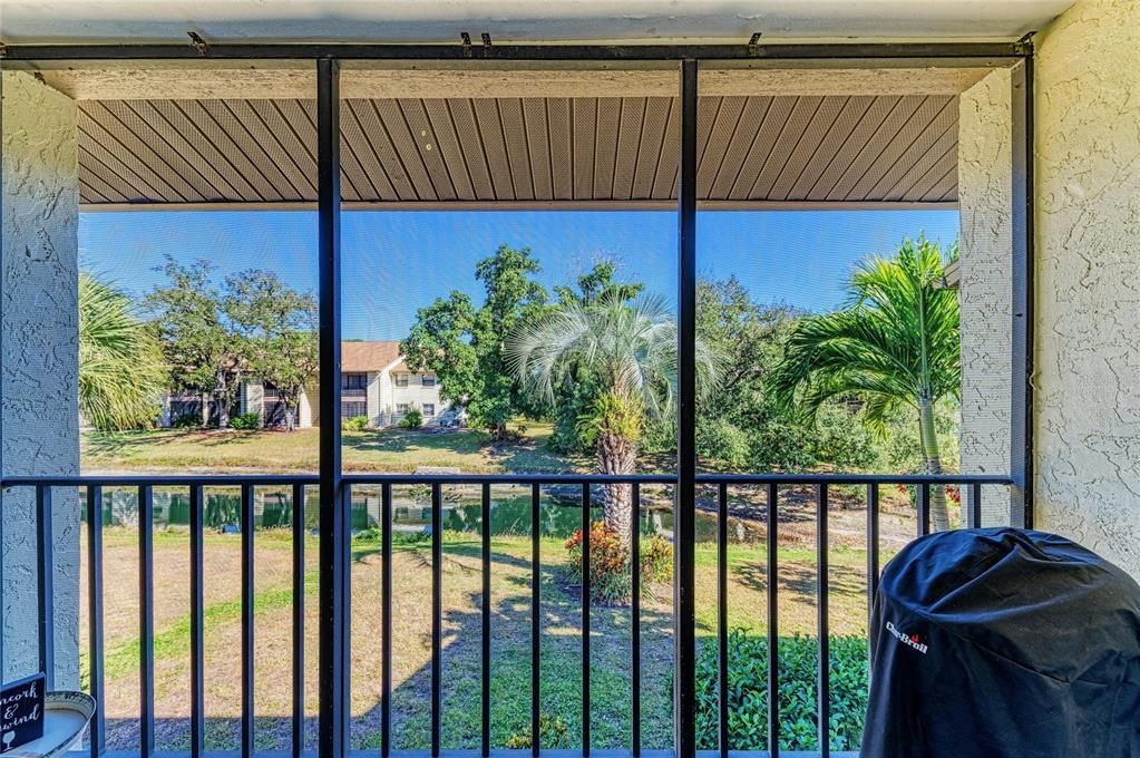 Active With Contract: $180,000 (2 beds, 2 baths, 888 Square Feet)