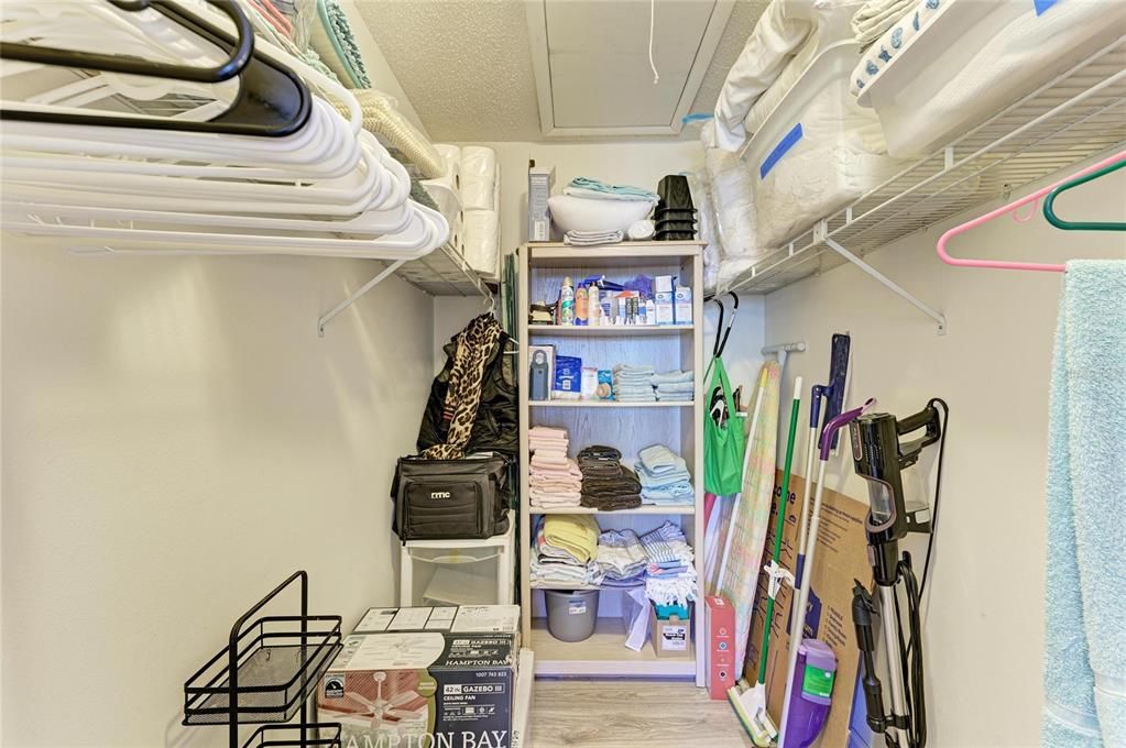 Active With Contract: $180,000 (2 beds, 2 baths, 888 Square Feet)