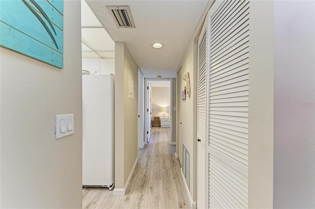 Active With Contract: $180,000 (2 beds, 2 baths, 888 Square Feet)