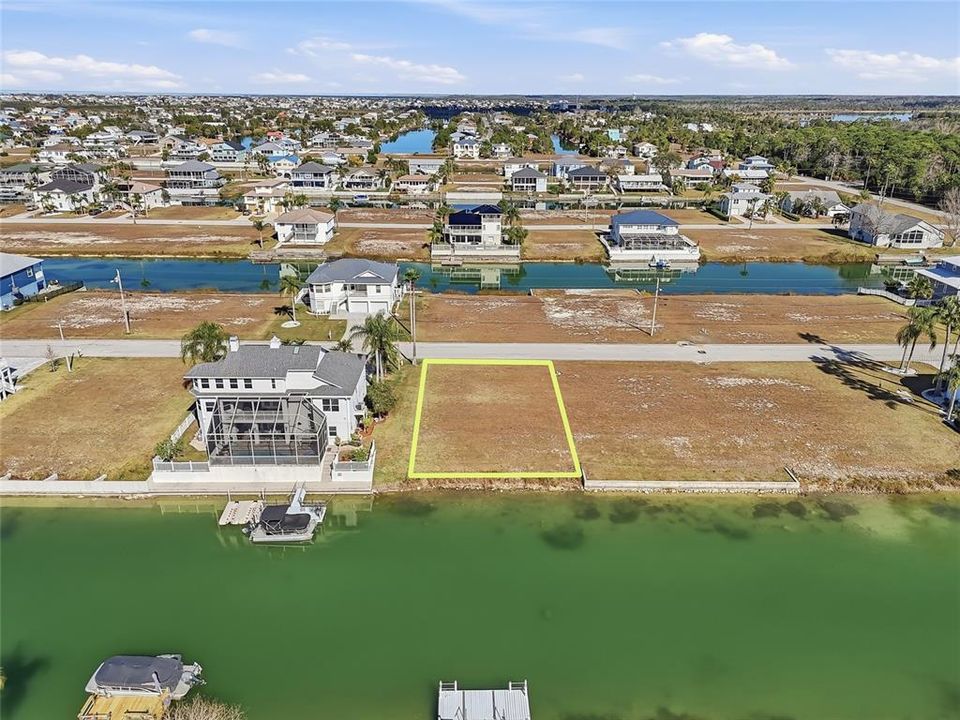 На продажу: $79,000 (0.17 acres)