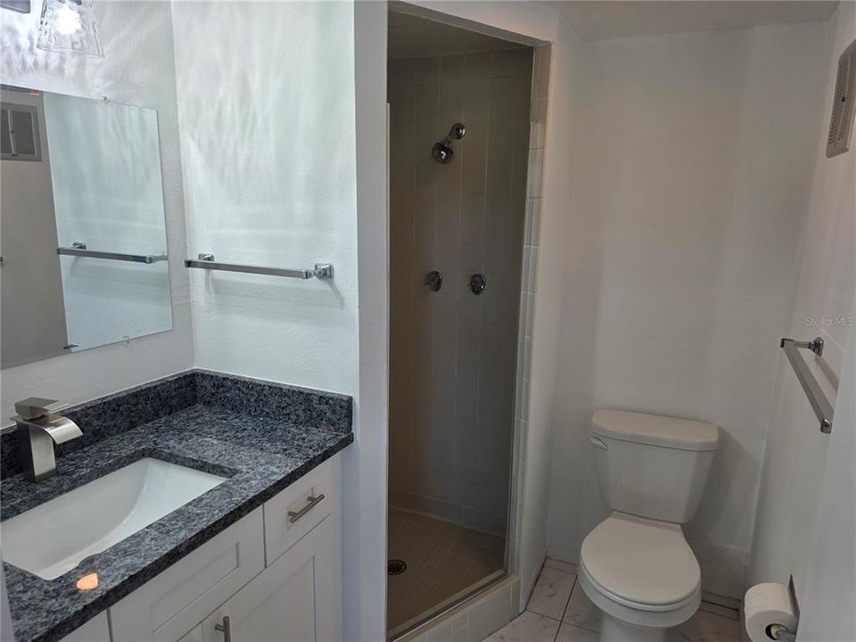 Active With Contract: $175,000 (2 beds, 2 baths, 955 Square Feet)