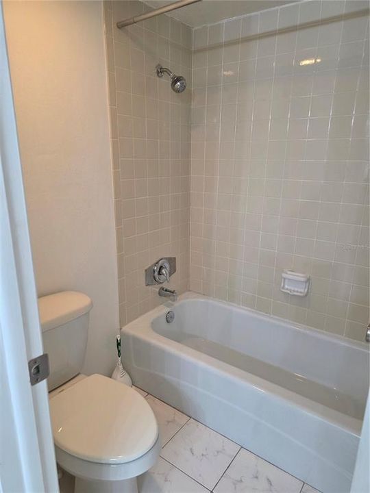 Active With Contract: $175,000 (2 beds, 2 baths, 955 Square Feet)