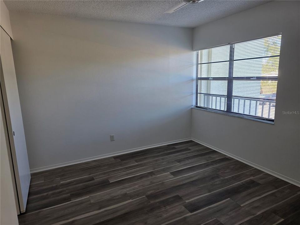 Active With Contract: $175,000 (2 beds, 2 baths, 955 Square Feet)
