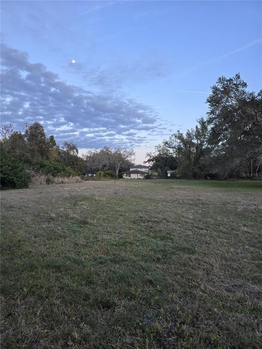 待售: $1,490,000 (0.98 acres)